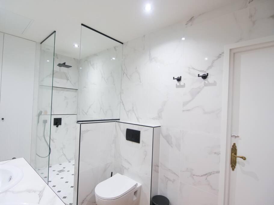 Ferienwohnung Charme Et Modernite Au Coeur Du Quartier St Louis Versailles Exterior foto