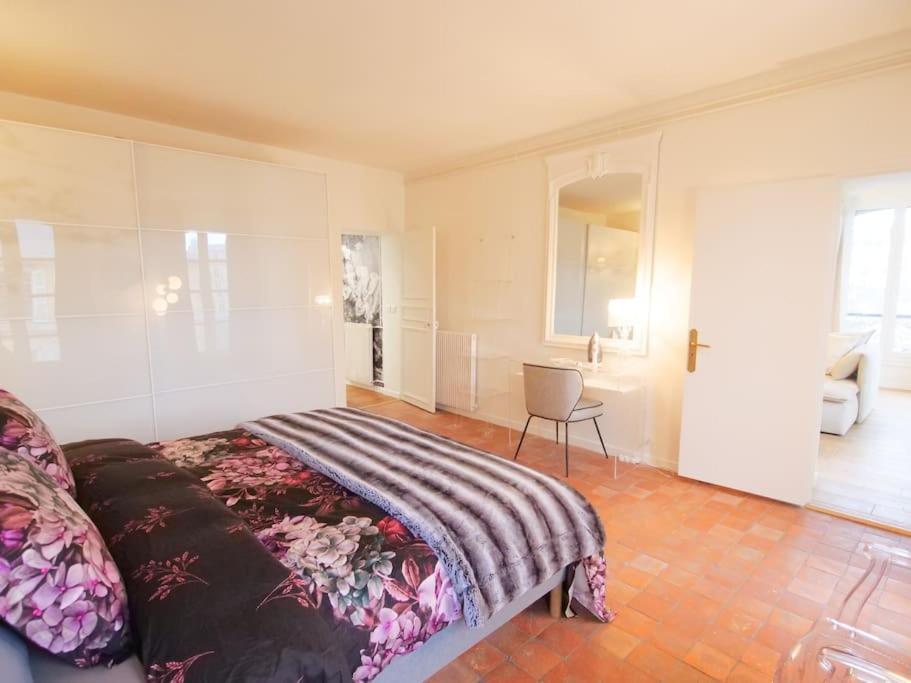 Ferienwohnung Charme Et Modernite Au Coeur Du Quartier St Louis Versailles Exterior foto